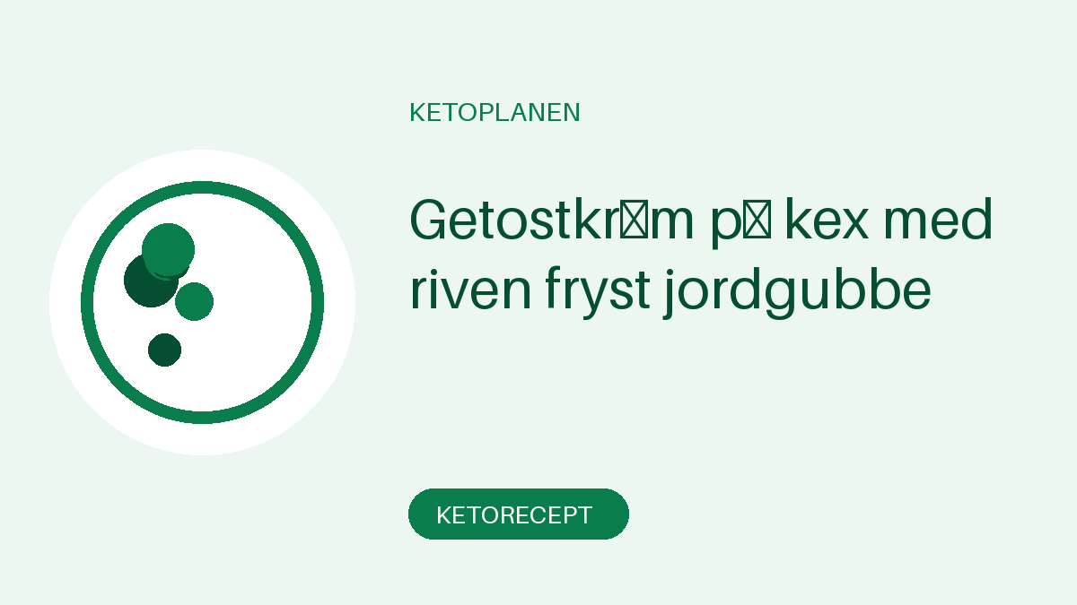 Getostkräm på kex med riven fryst jordgubbe